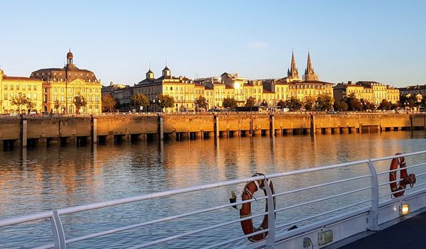 Elvecruise - min jobb som reiseleder og hva jeg lærer av middelalderen ;-)