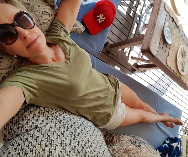 Flat mage med bodyliscious fisk